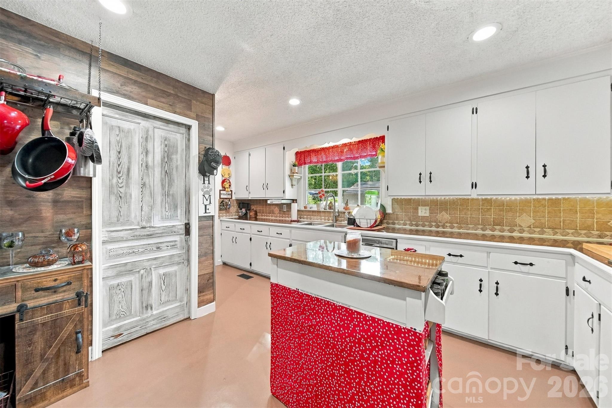 1210 2nd Street SE