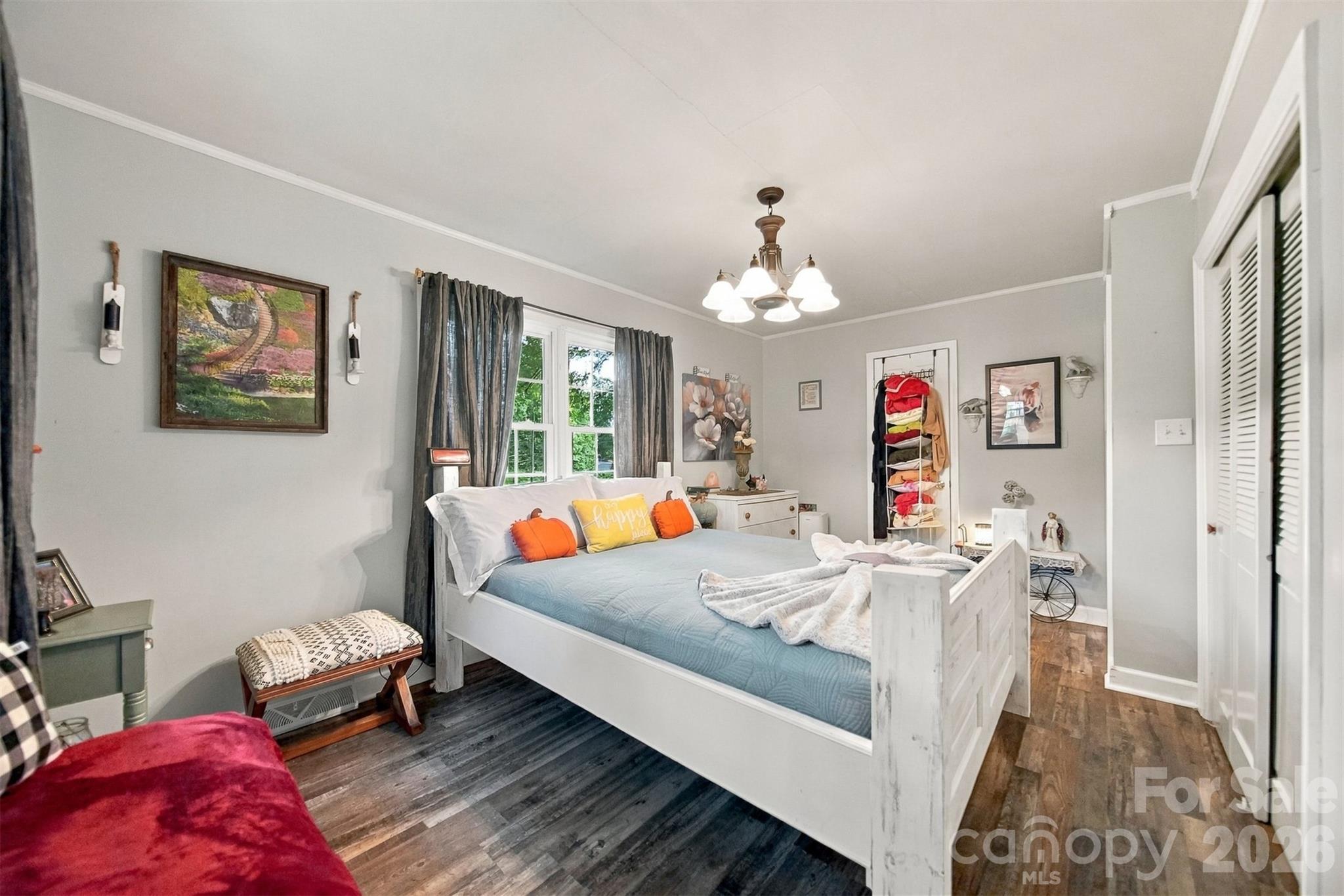 1210 2nd Street SE