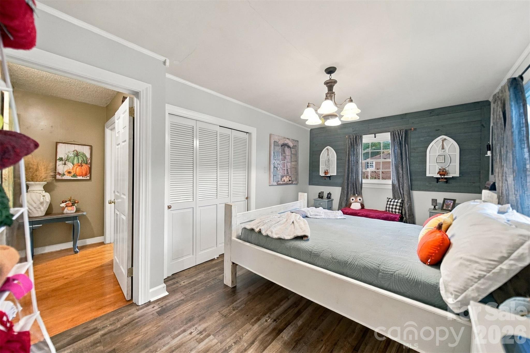 1210 2nd Street SE