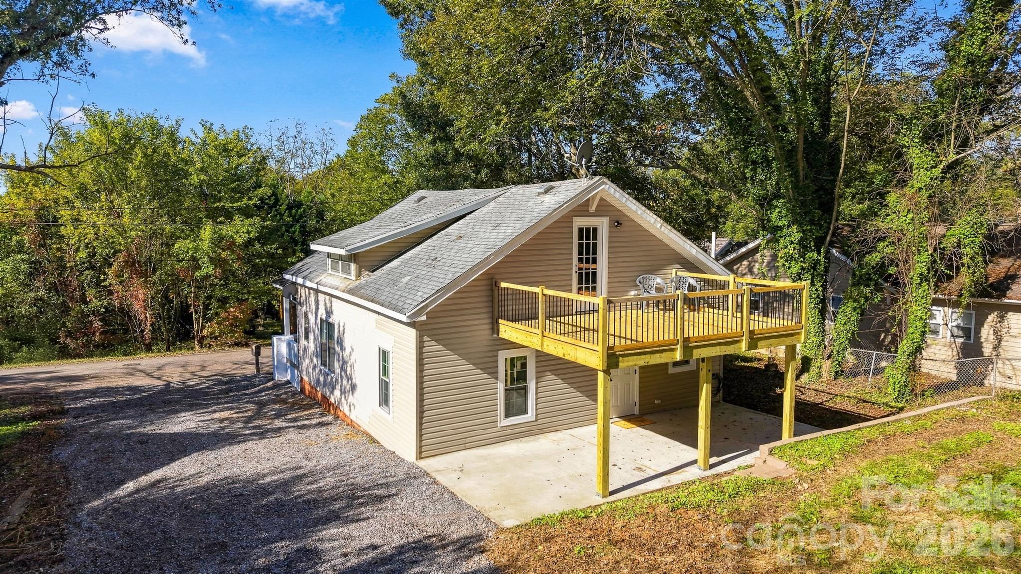111 Hickory Street SW