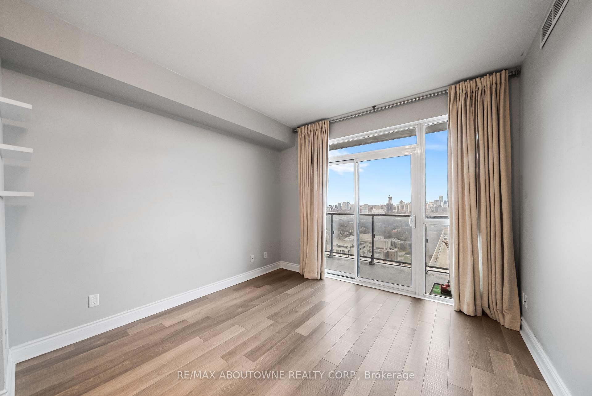 28 Ted Rogers Way 3110