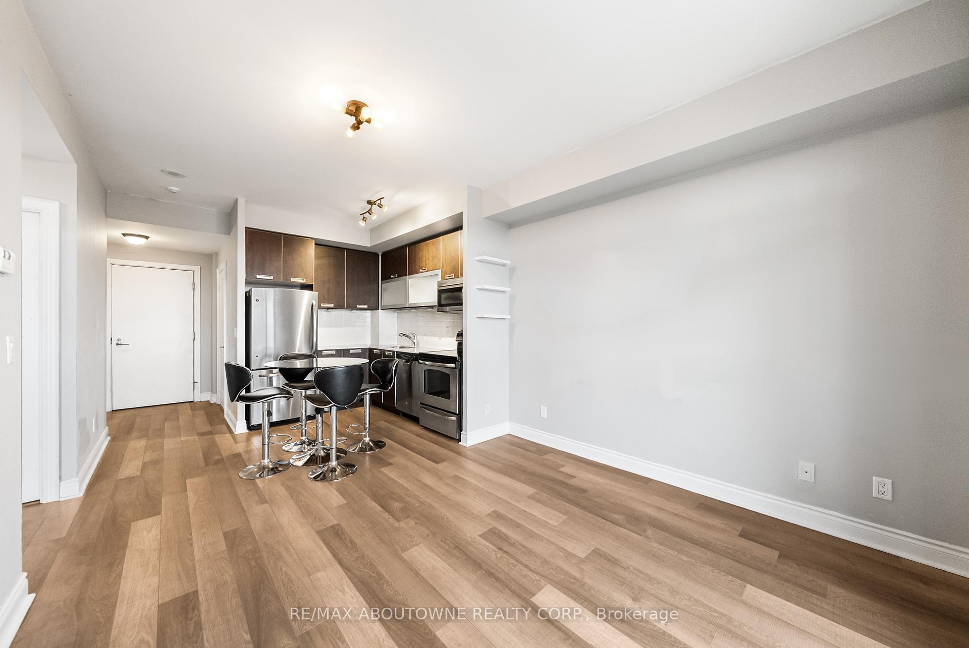 28 Ted Rogers Way 3110