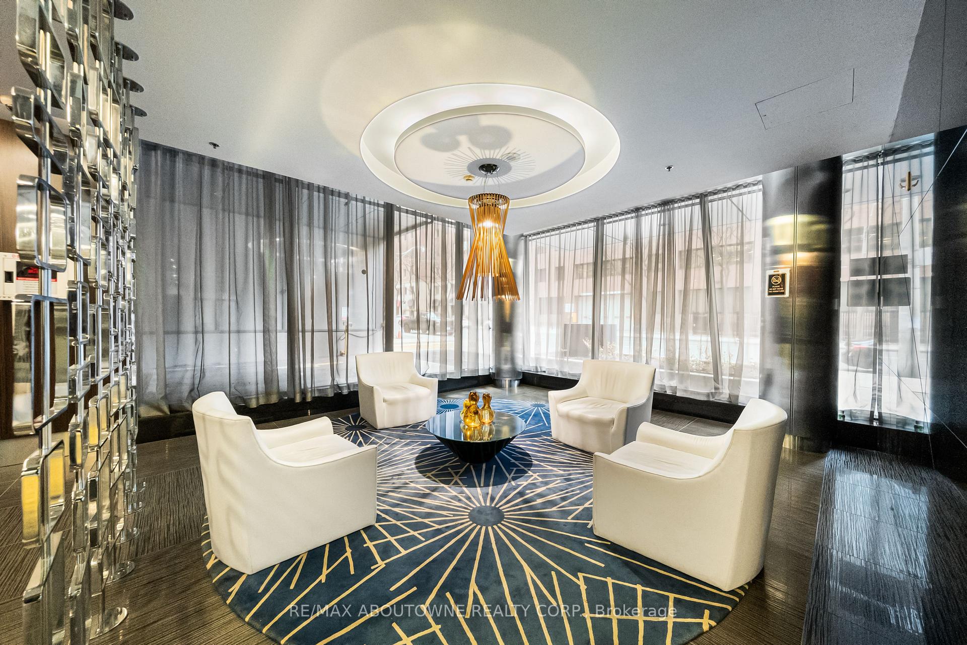 28 Ted Rogers Way 3110