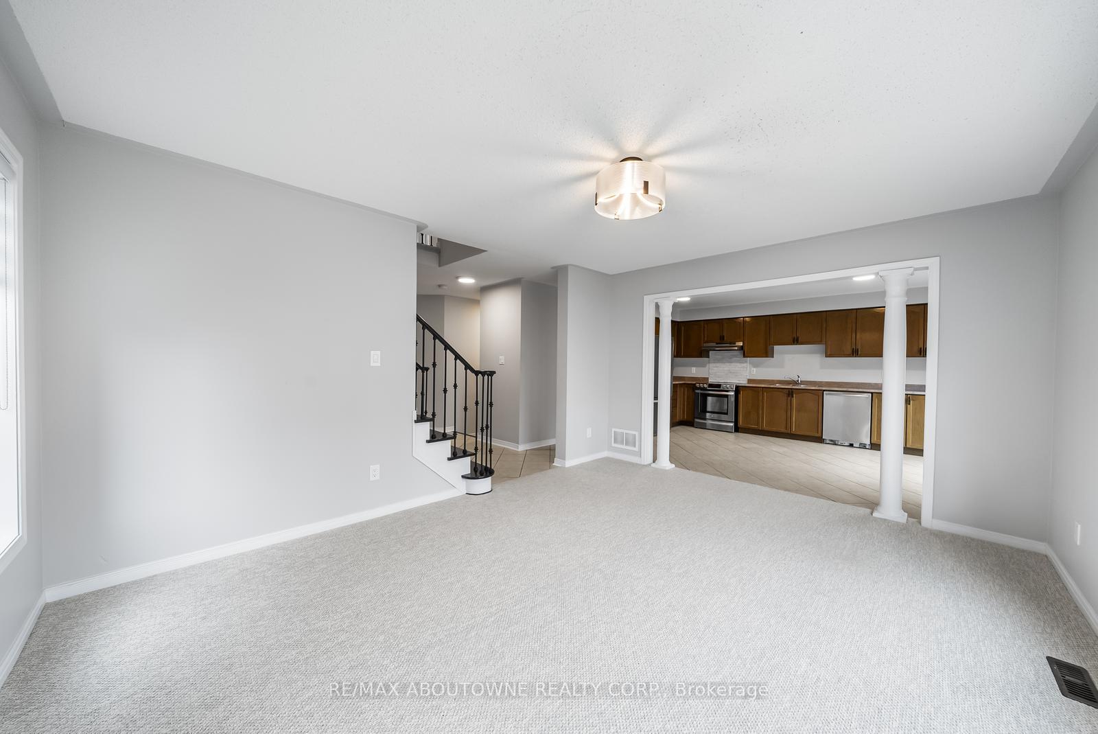 71 Cobblehill Crescent