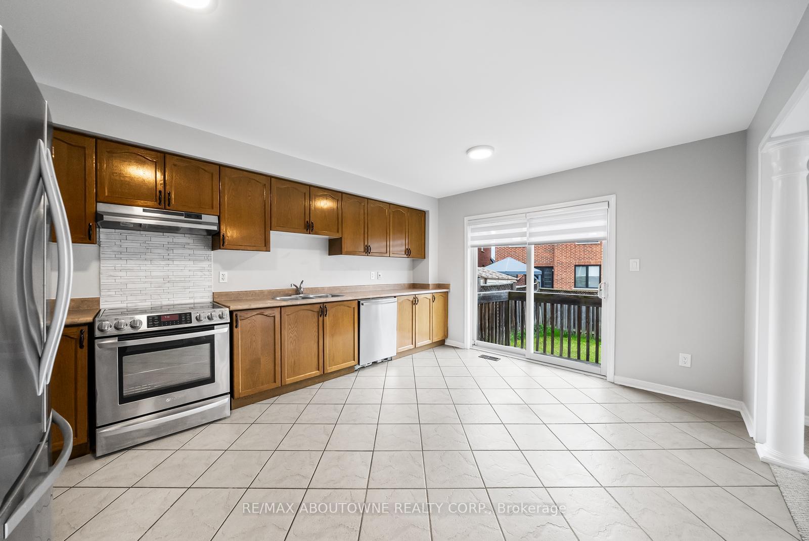 71 Cobblehill Crescent