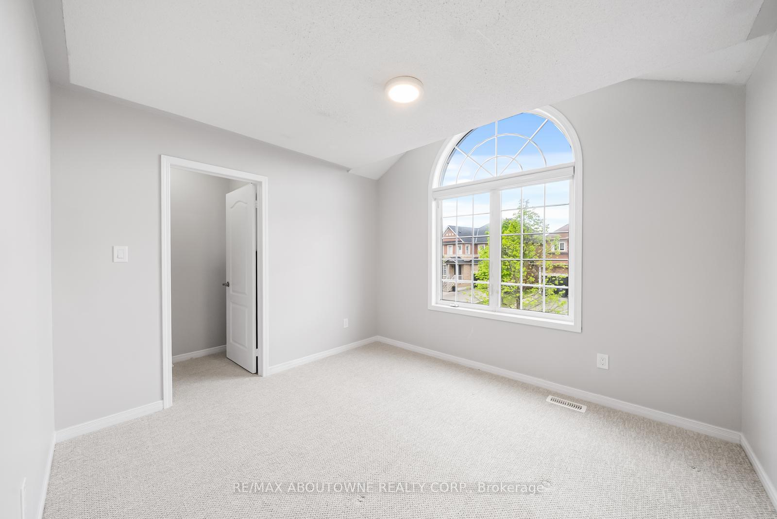 71 Cobblehill Crescent