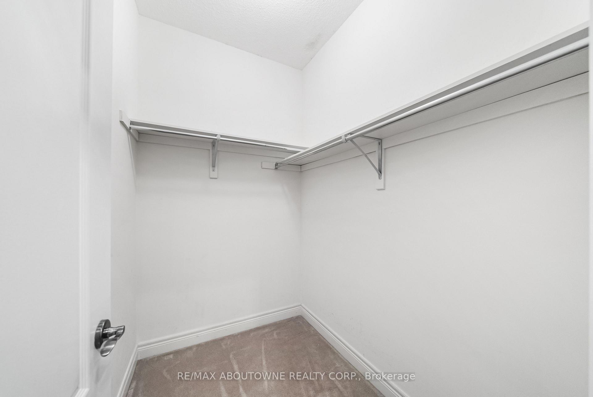 3334 Fox Run Circle, Oakville, ON L6L 6W4, Oakville ON, L6L 6W4