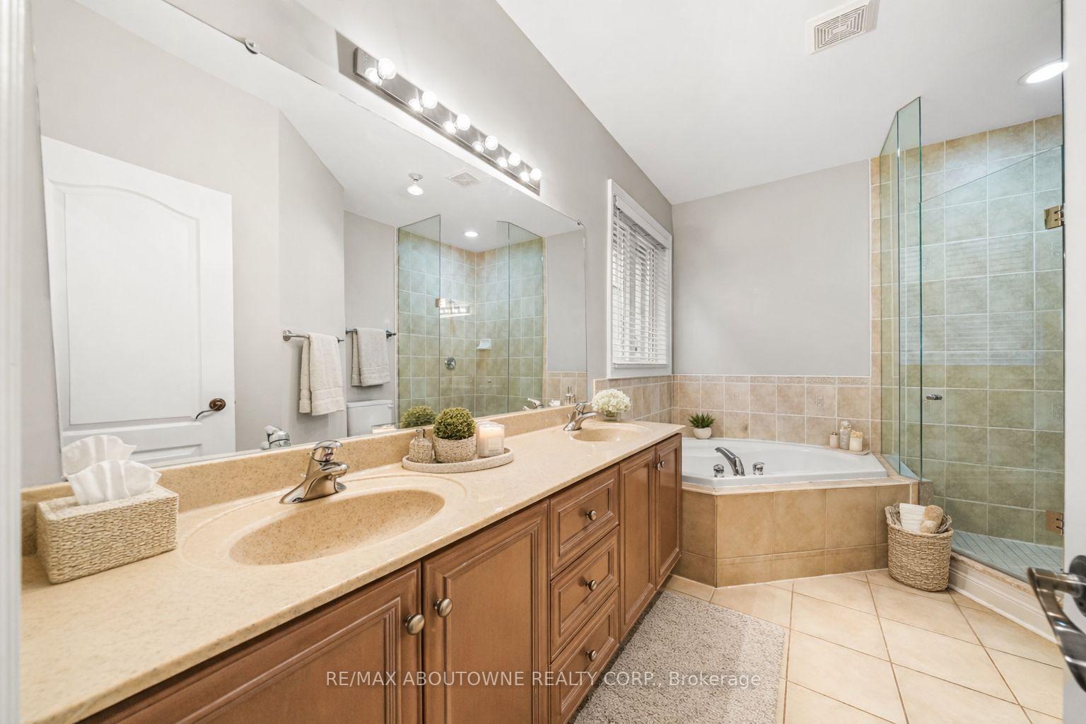 3334 Fox Run Circle, Oakville, ON L6L 6W4, Oakville ON, L6L 6W4