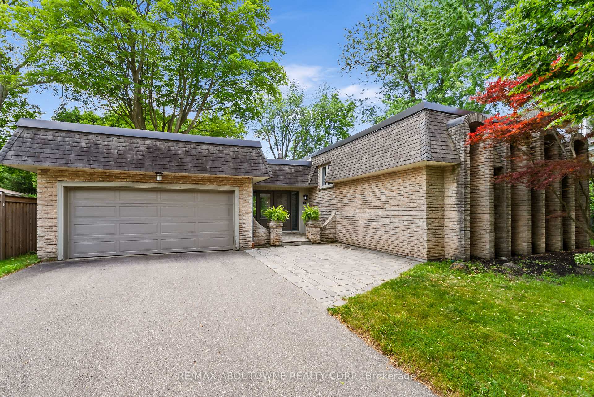166 CASTLE Crescent