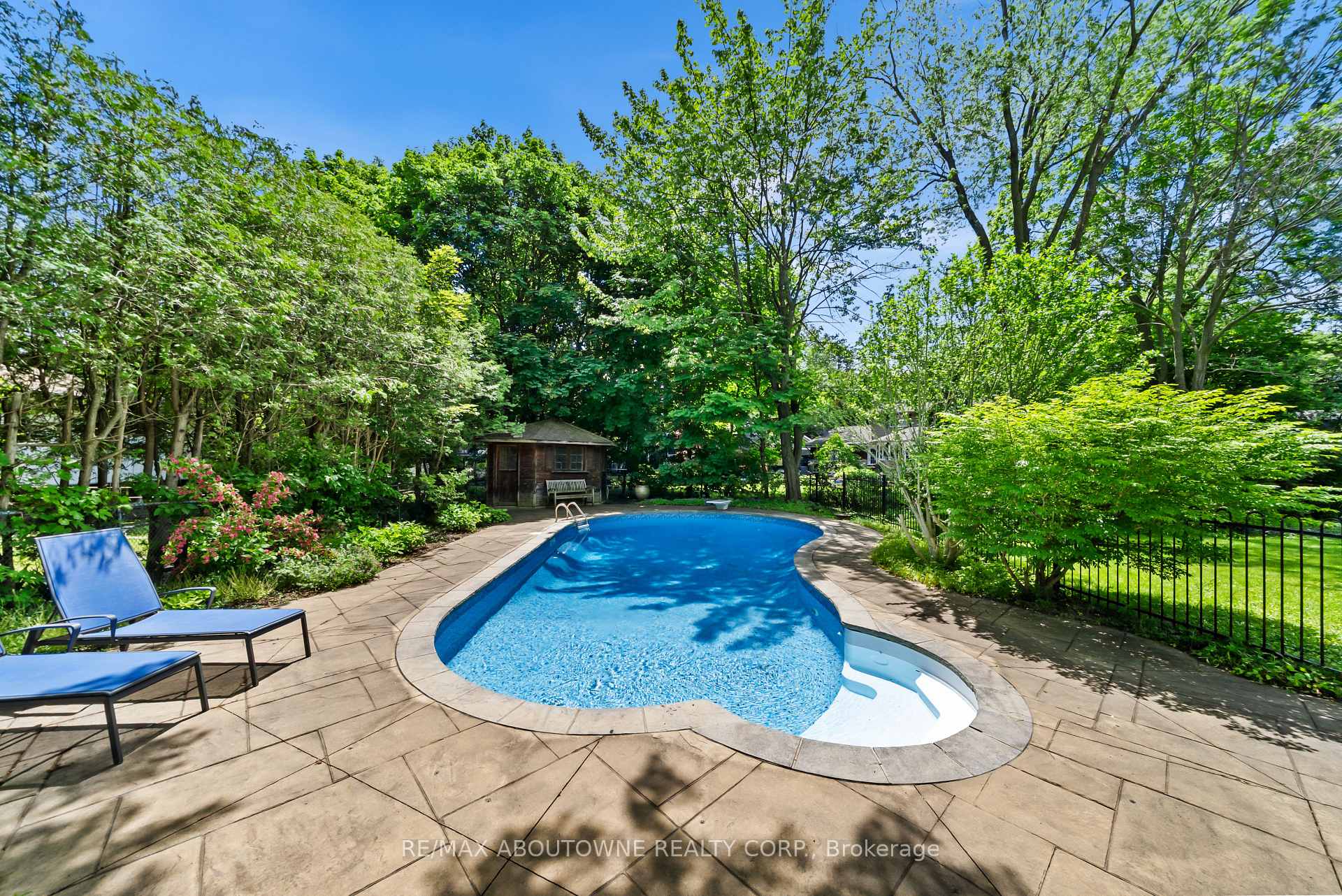 166 CASTLE Crescent