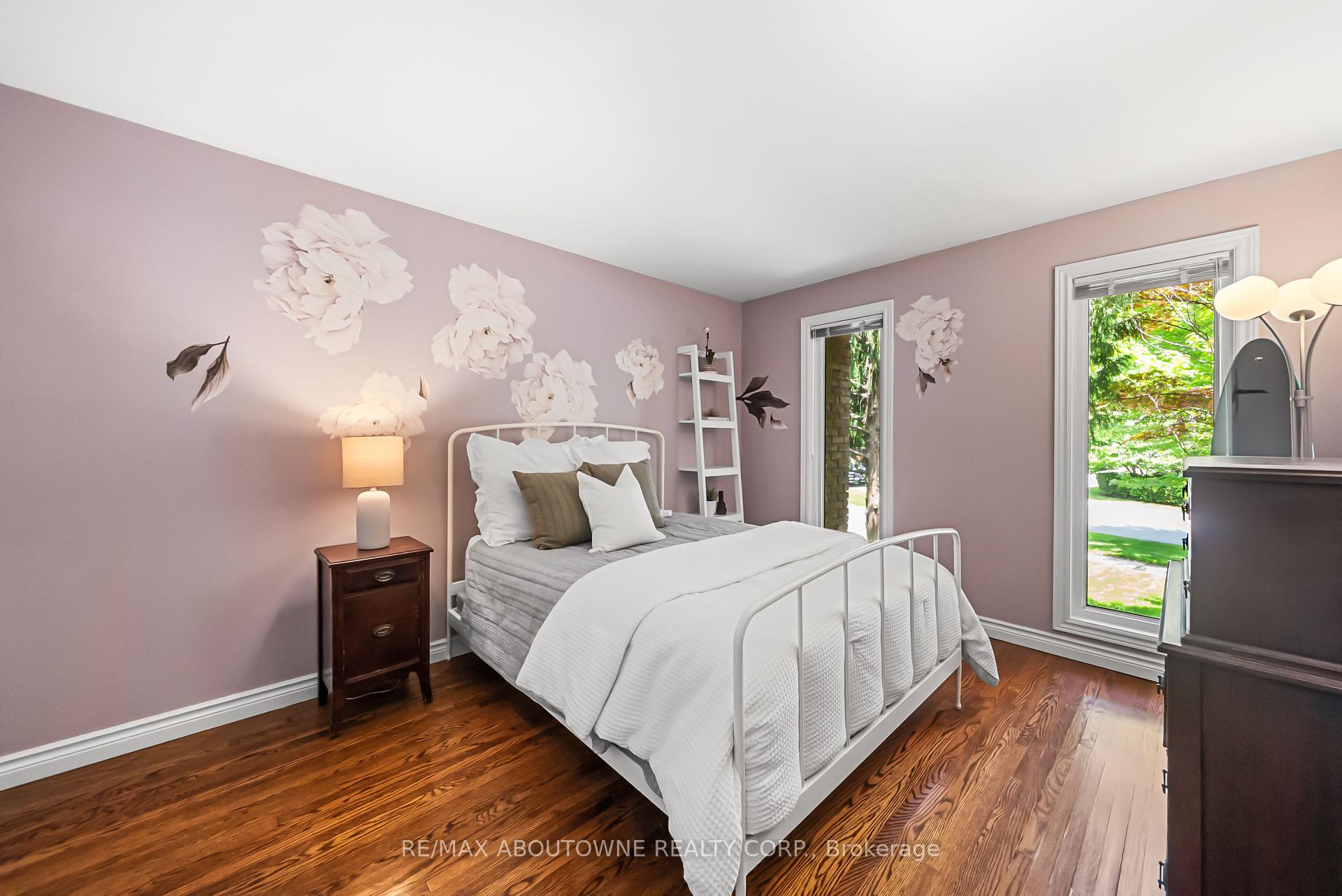 166 CASTLE Crescent