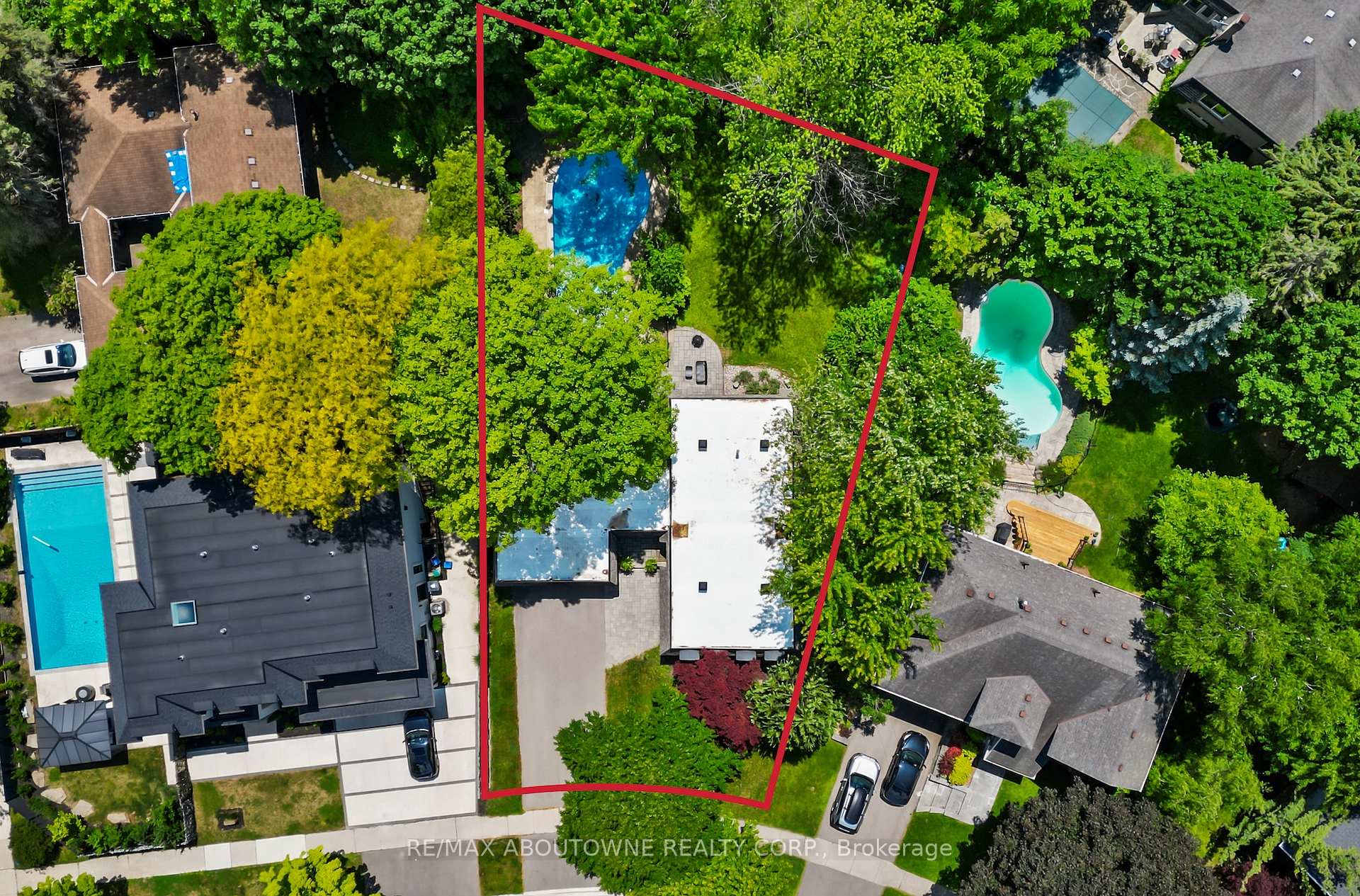166 CASTLE Crescent
