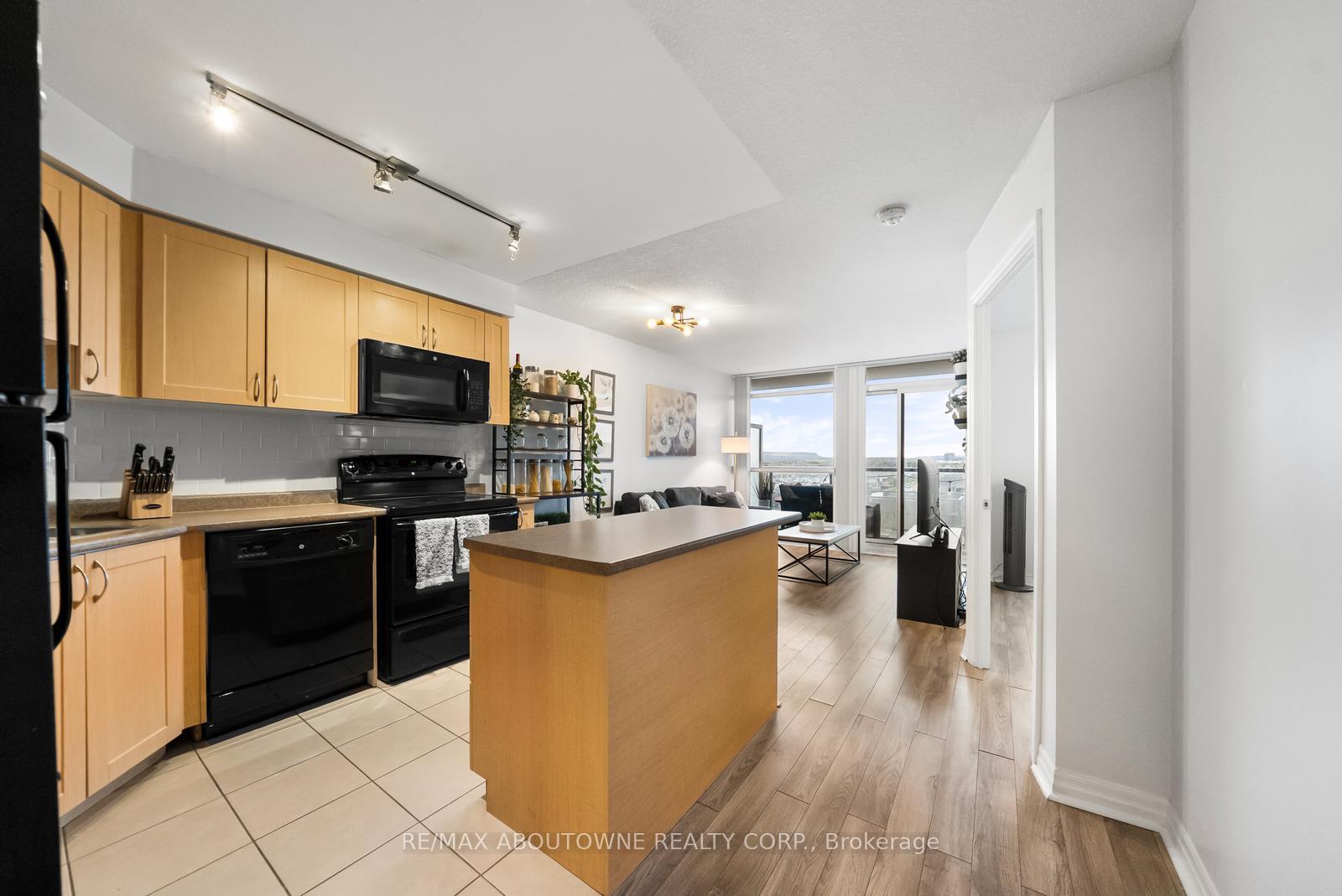 1940 Ironstone Drive 808