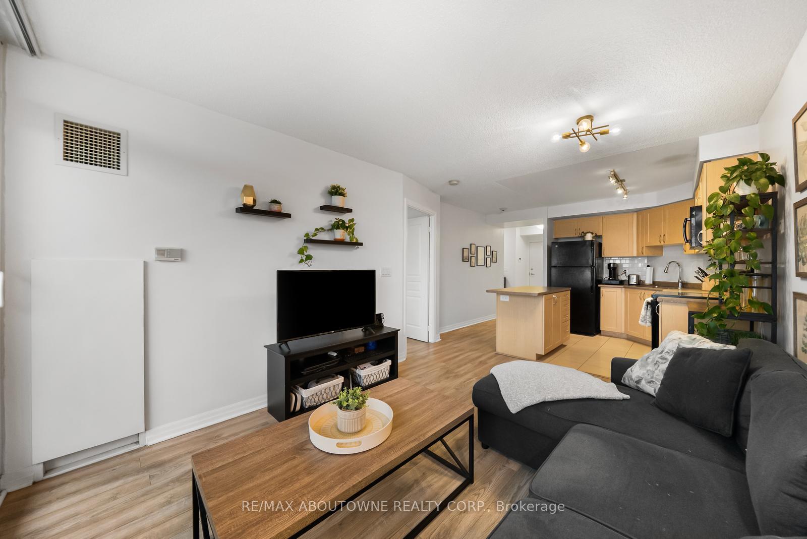 1940 Ironstone Drive 808