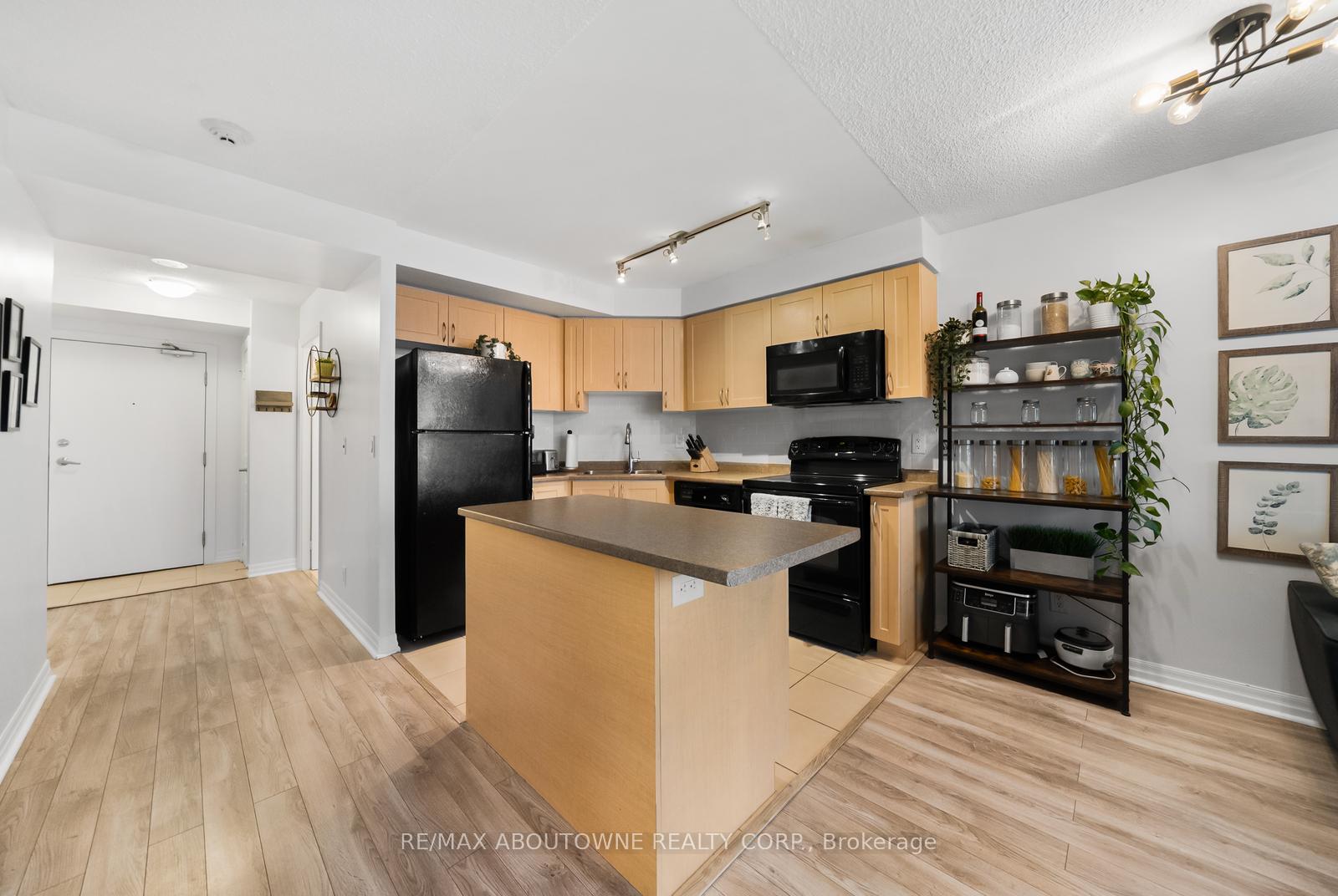 1940 Ironstone Drive 808