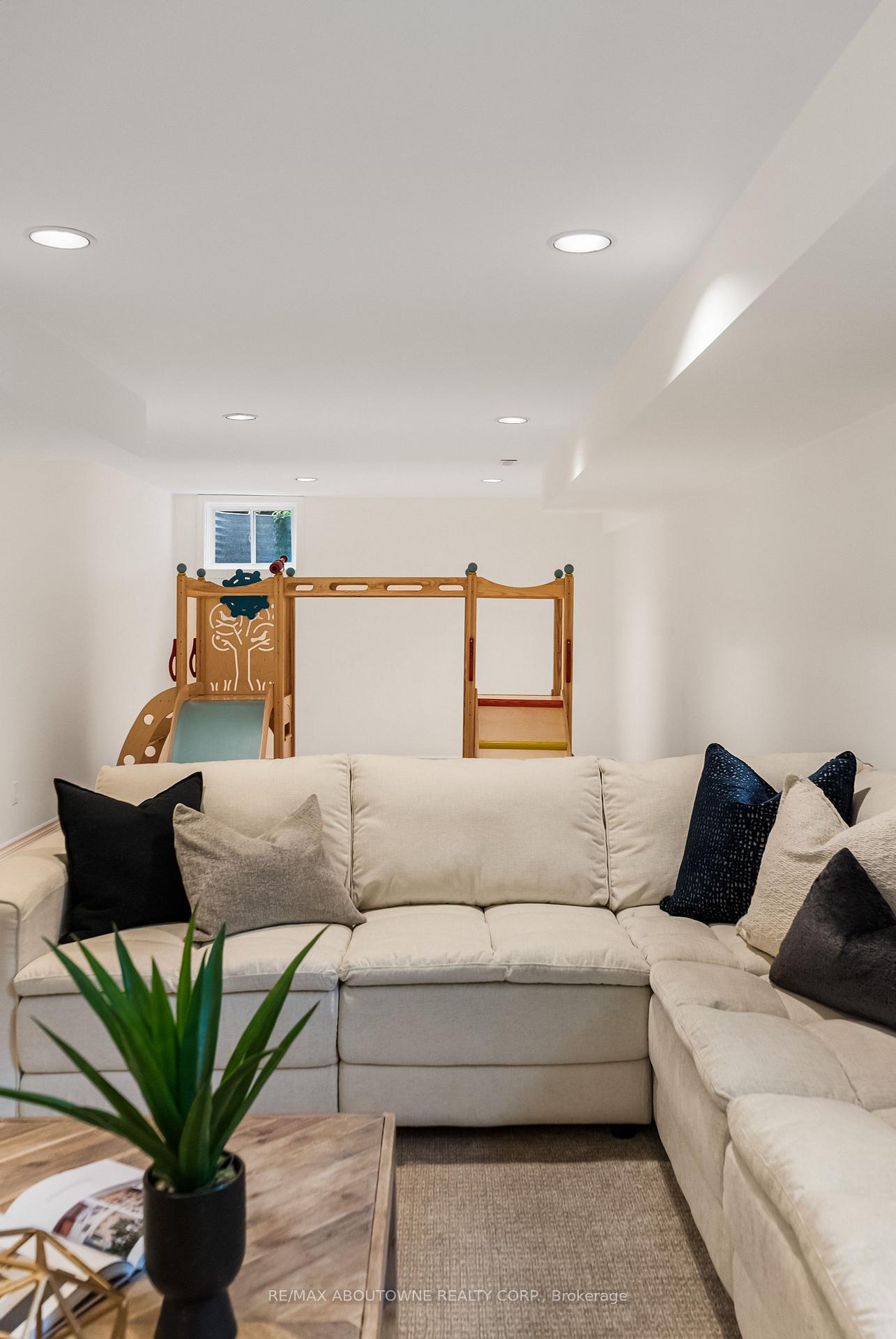 470 Carlton Drive
