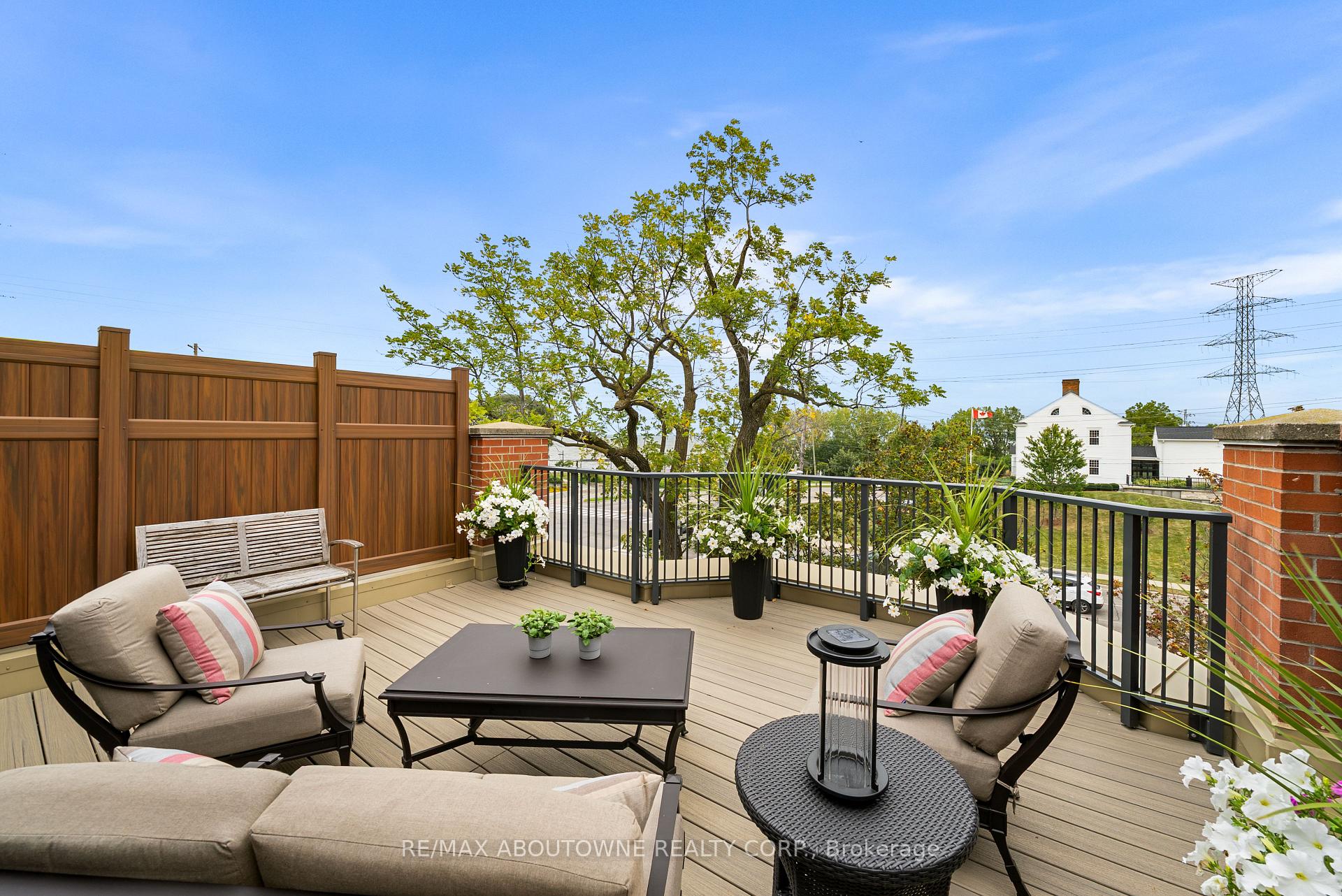 442 Maple Avenue TH9
