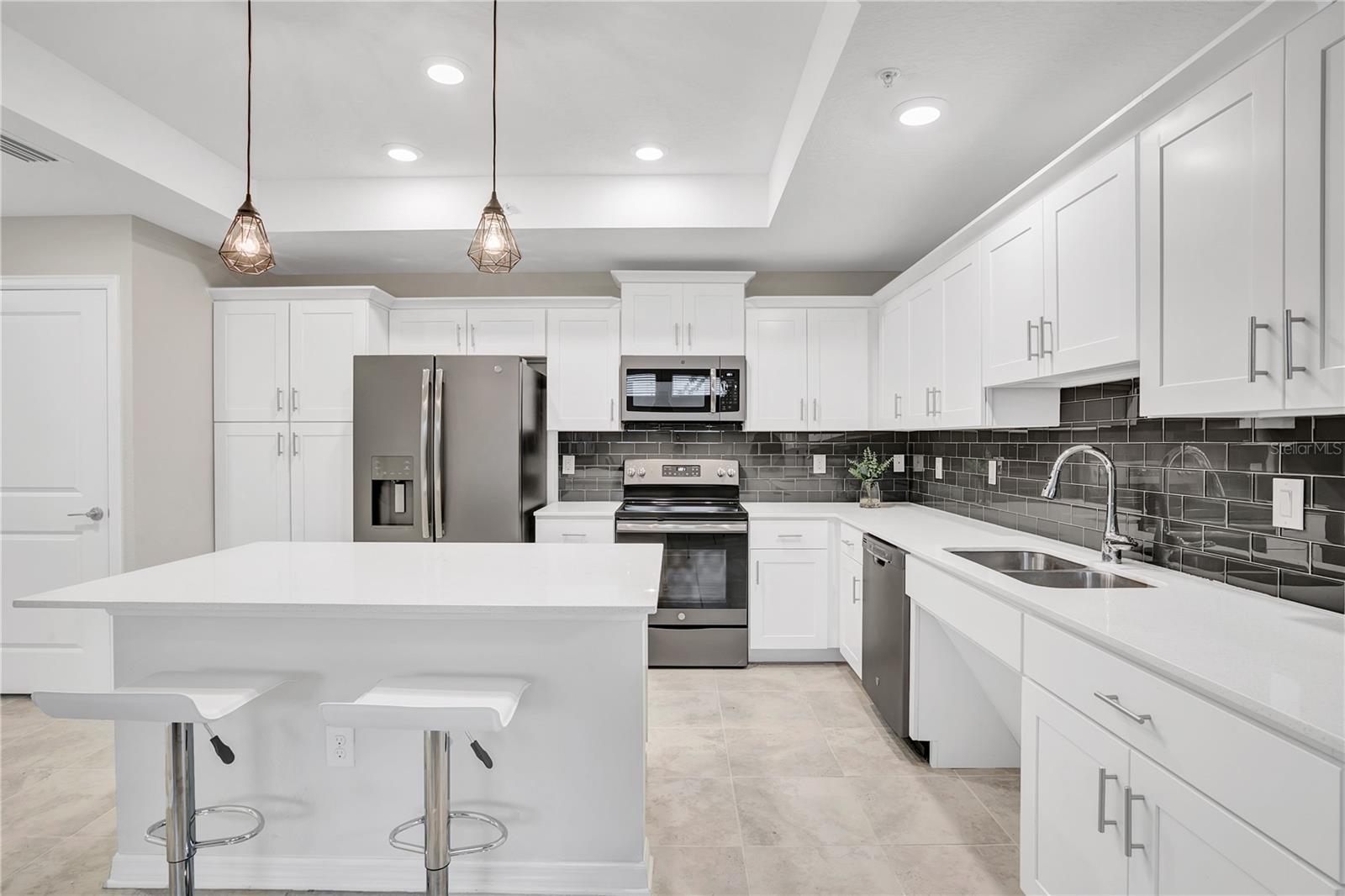 4721 CLOCK TOWER DR #108