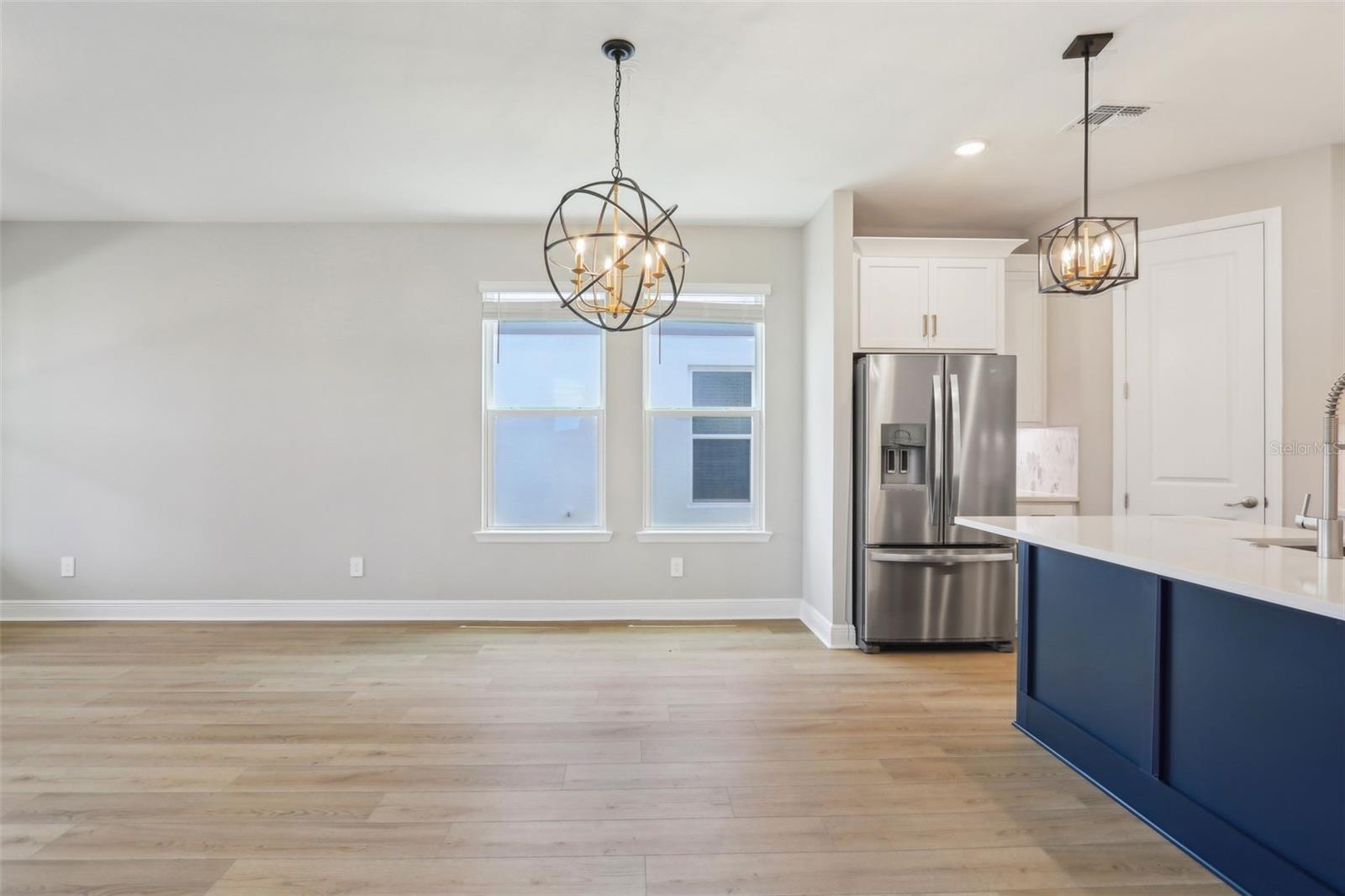 5003 RAILROAD VINE ALY