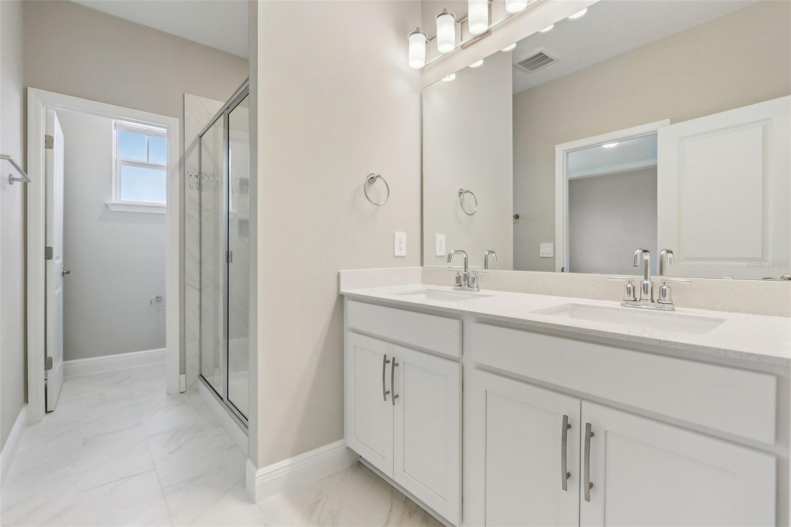 5003 RAILROAD VINE ALY