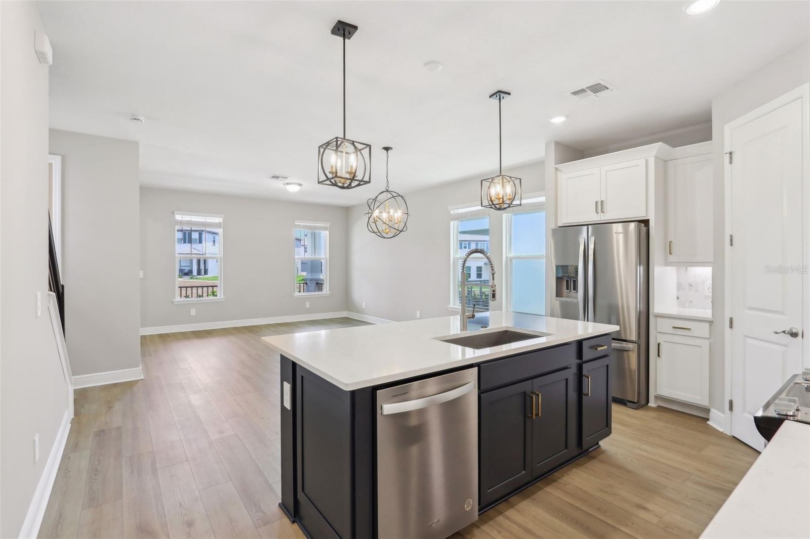 5003 RAILROAD VINE ALY