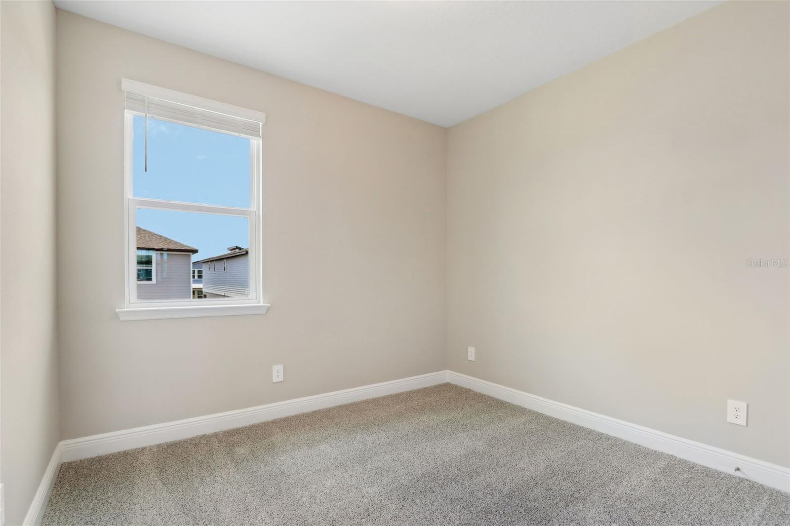 5003 RAILROAD VINE ALY