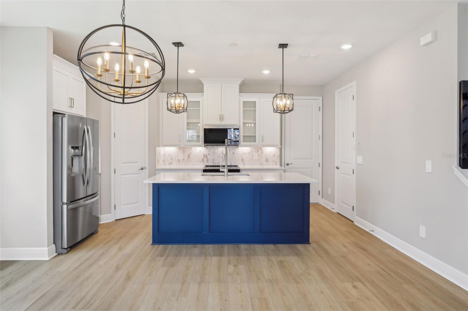 5003 RAILROAD VINE ALY