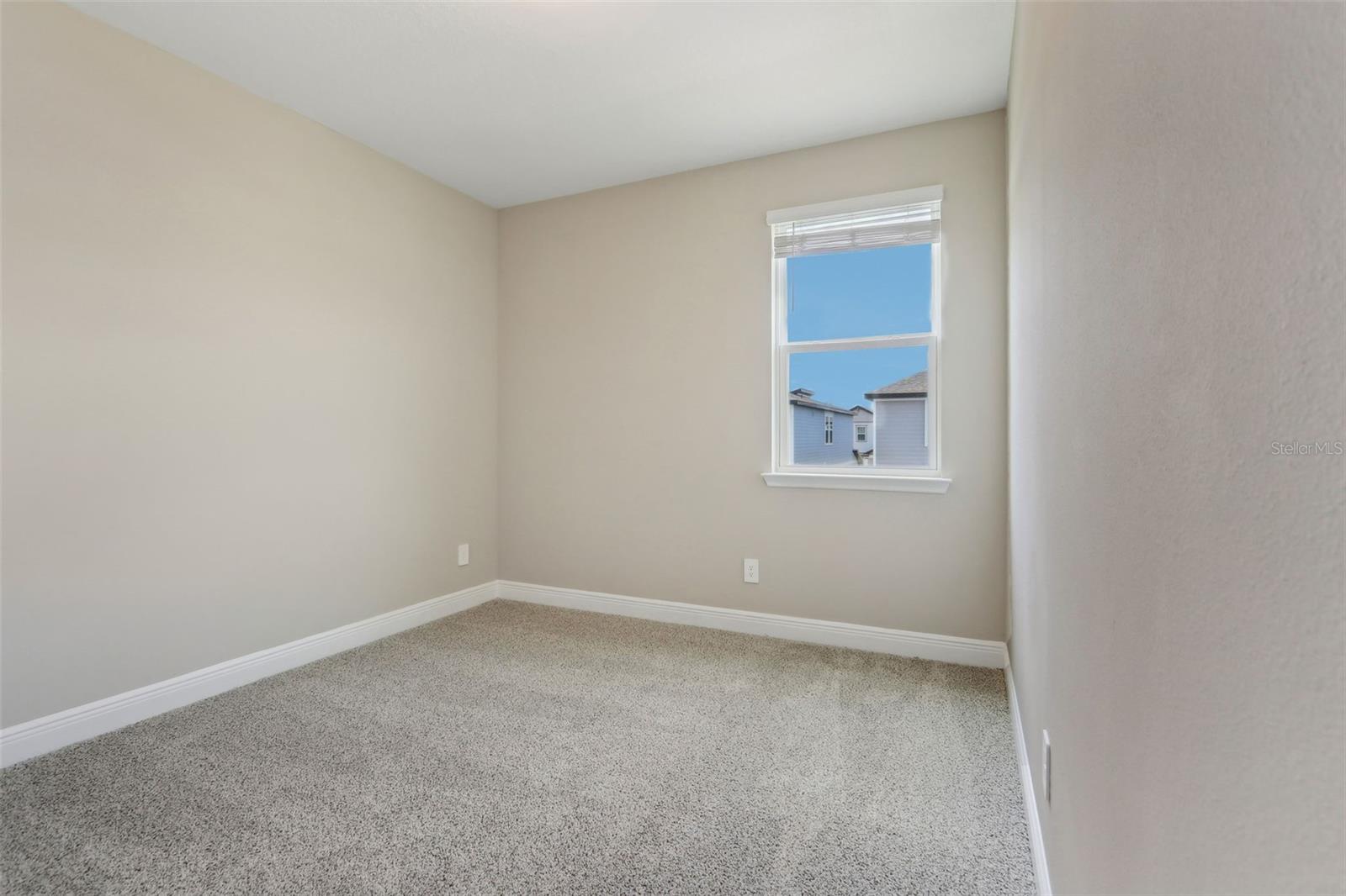 5003 RAILROAD VINE ALY