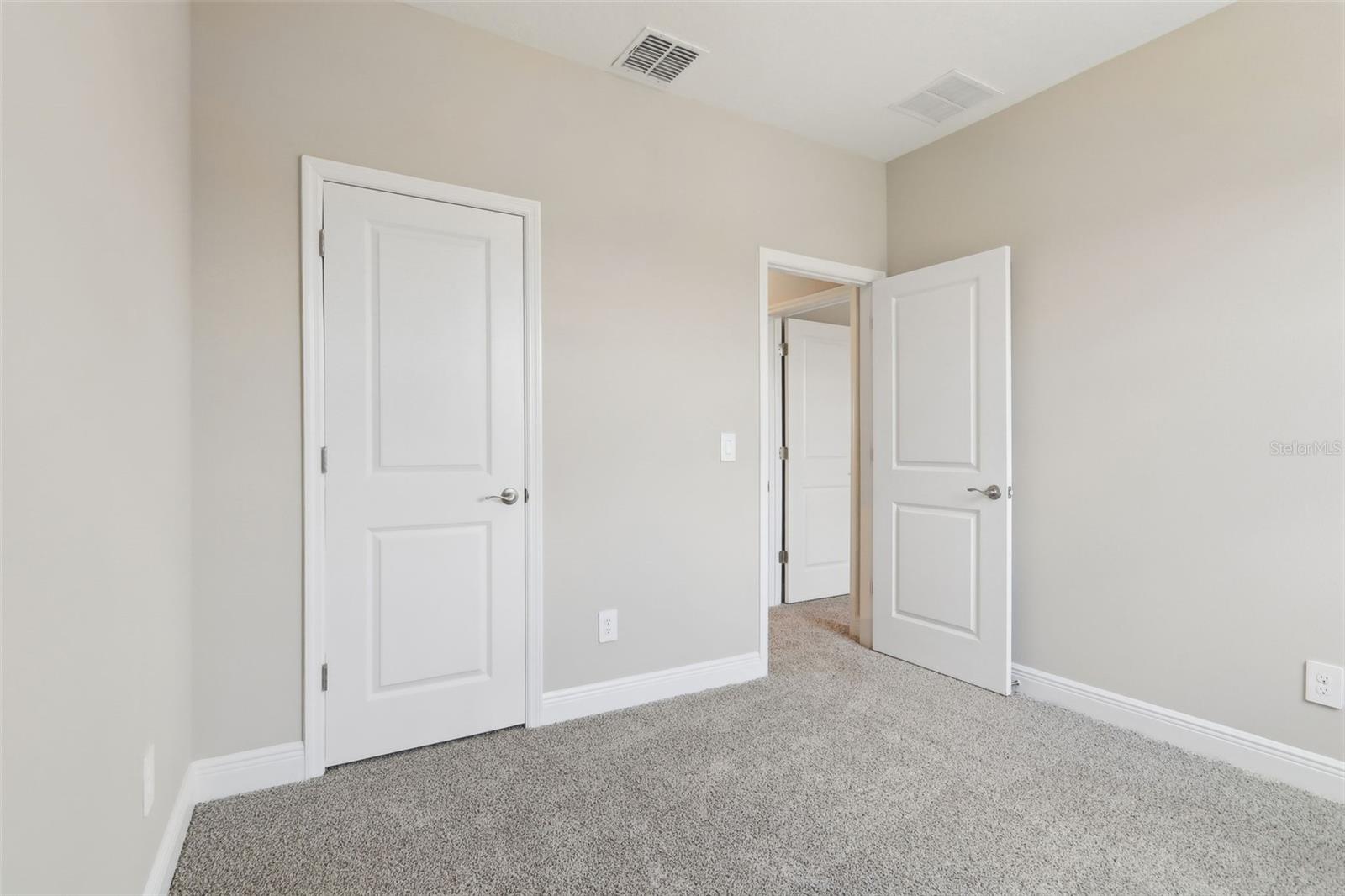 5003 RAILROAD VINE ALY