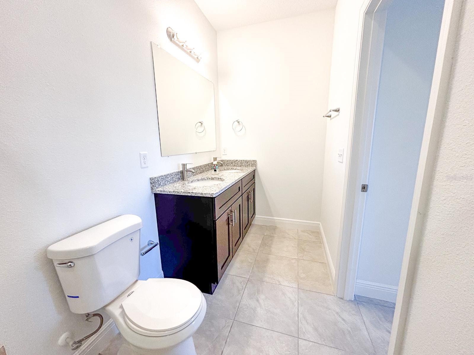 2701 W TRACY CT