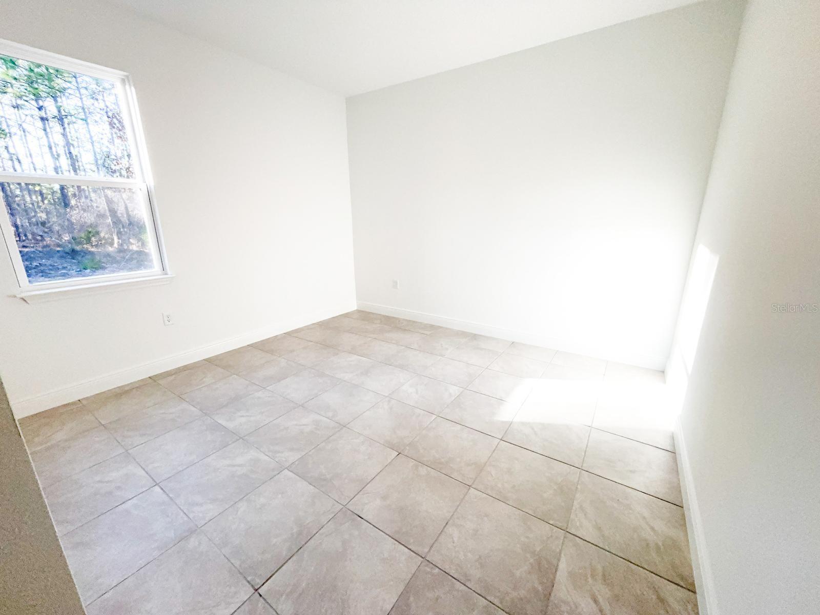 2701 W TRACY CT