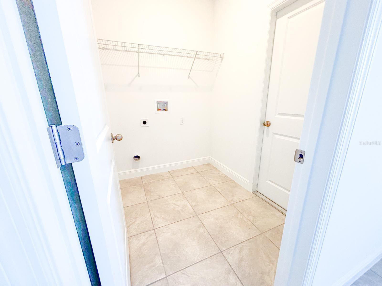 2701 W TRACY CT