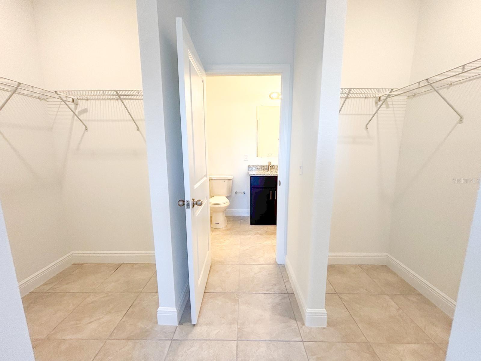 2701 W TRACY CT