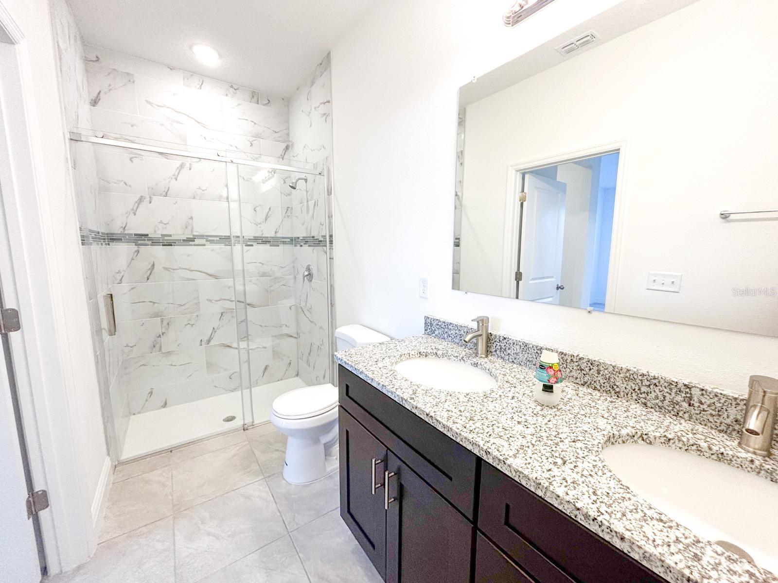 2701 W TRACY CT