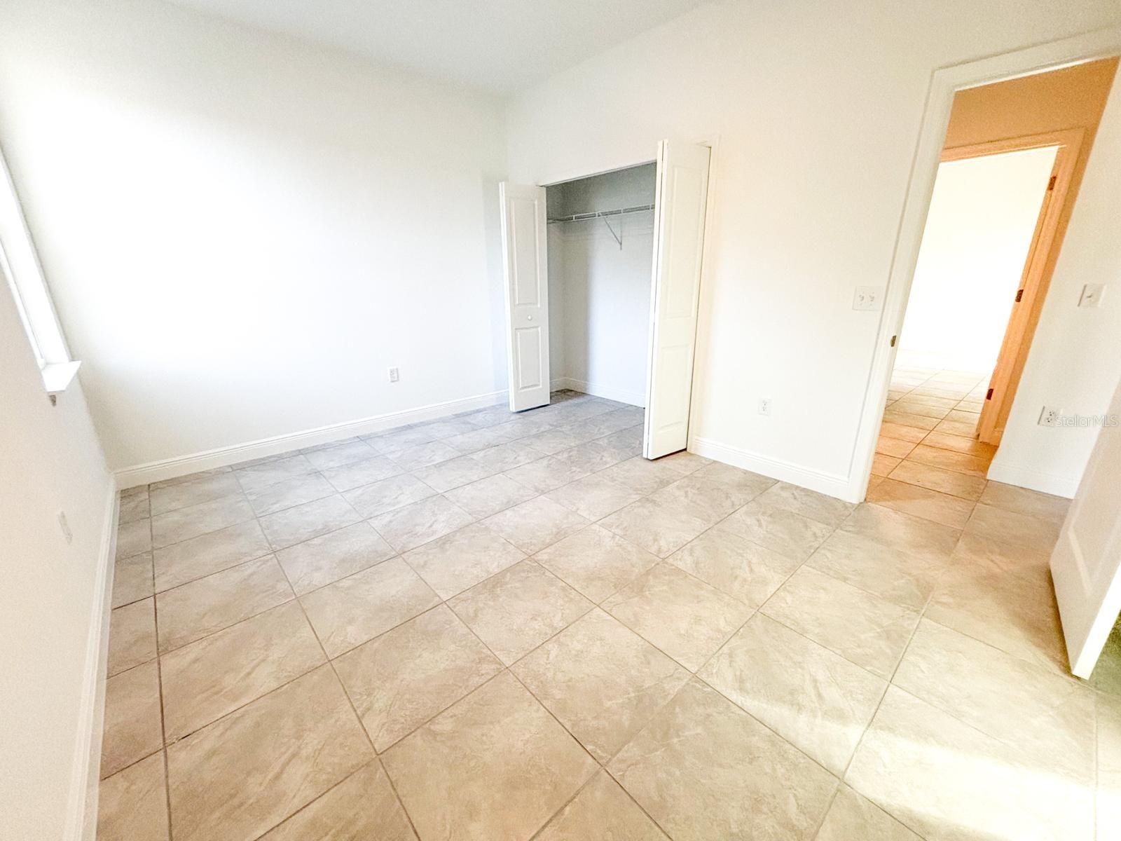 2701 W TRACY CT