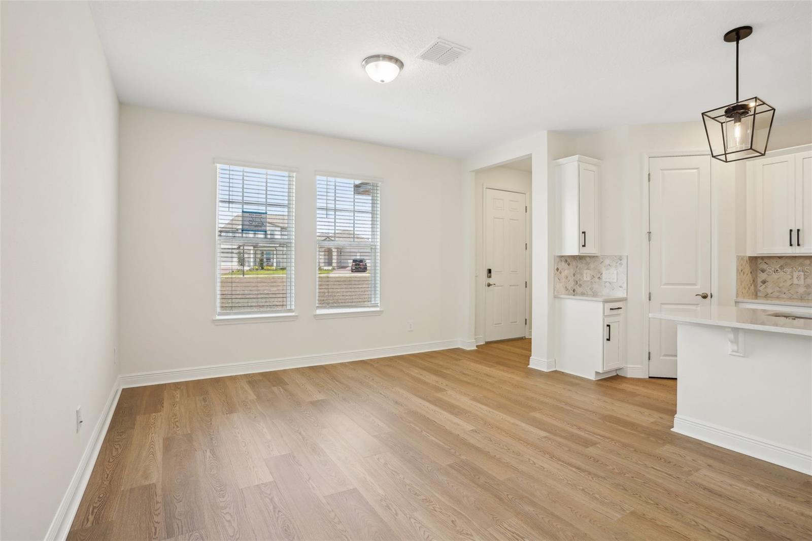 5099 RAILROAD VINE ALY