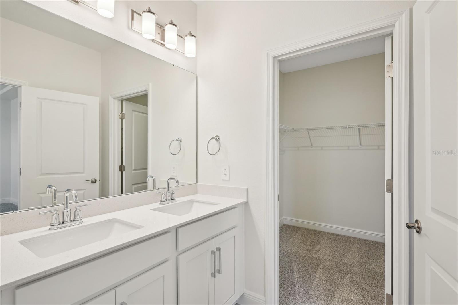 5099 RAILROAD VINE ALY