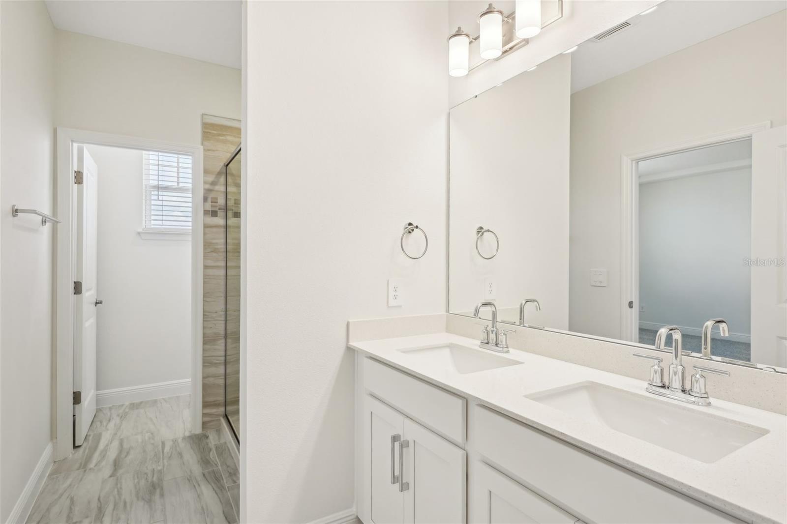 5099 RAILROAD VINE ALY