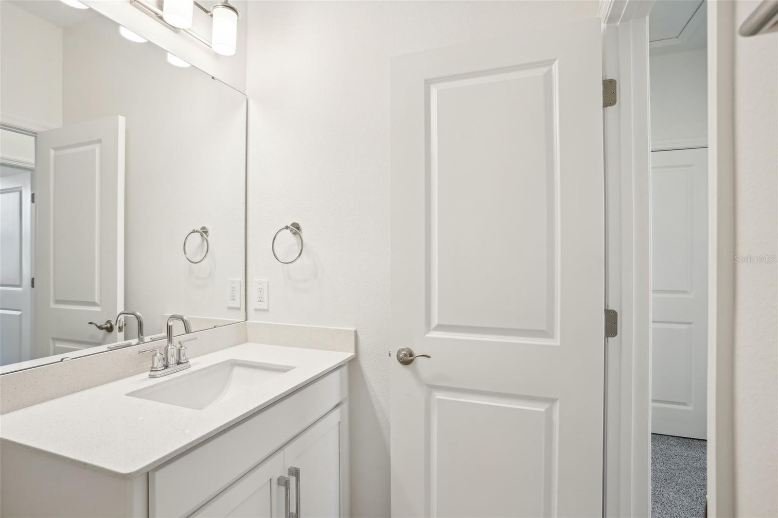 5099 RAILROAD VINE ALY