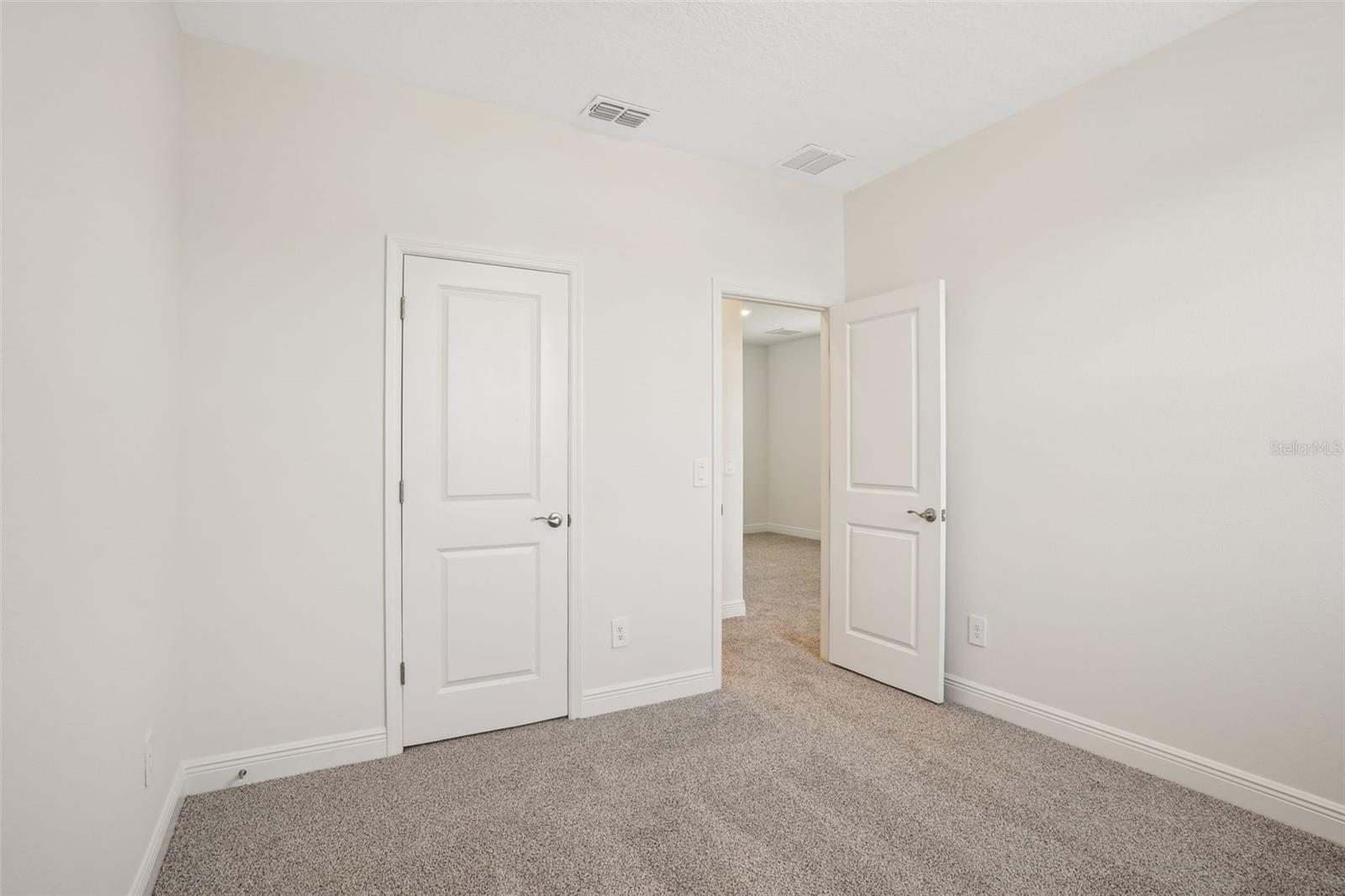 5099 RAILROAD VINE ALY