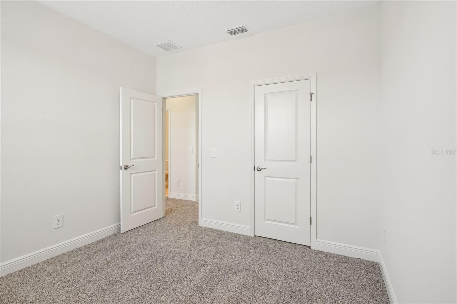 5099 RAILROAD VINE ALY