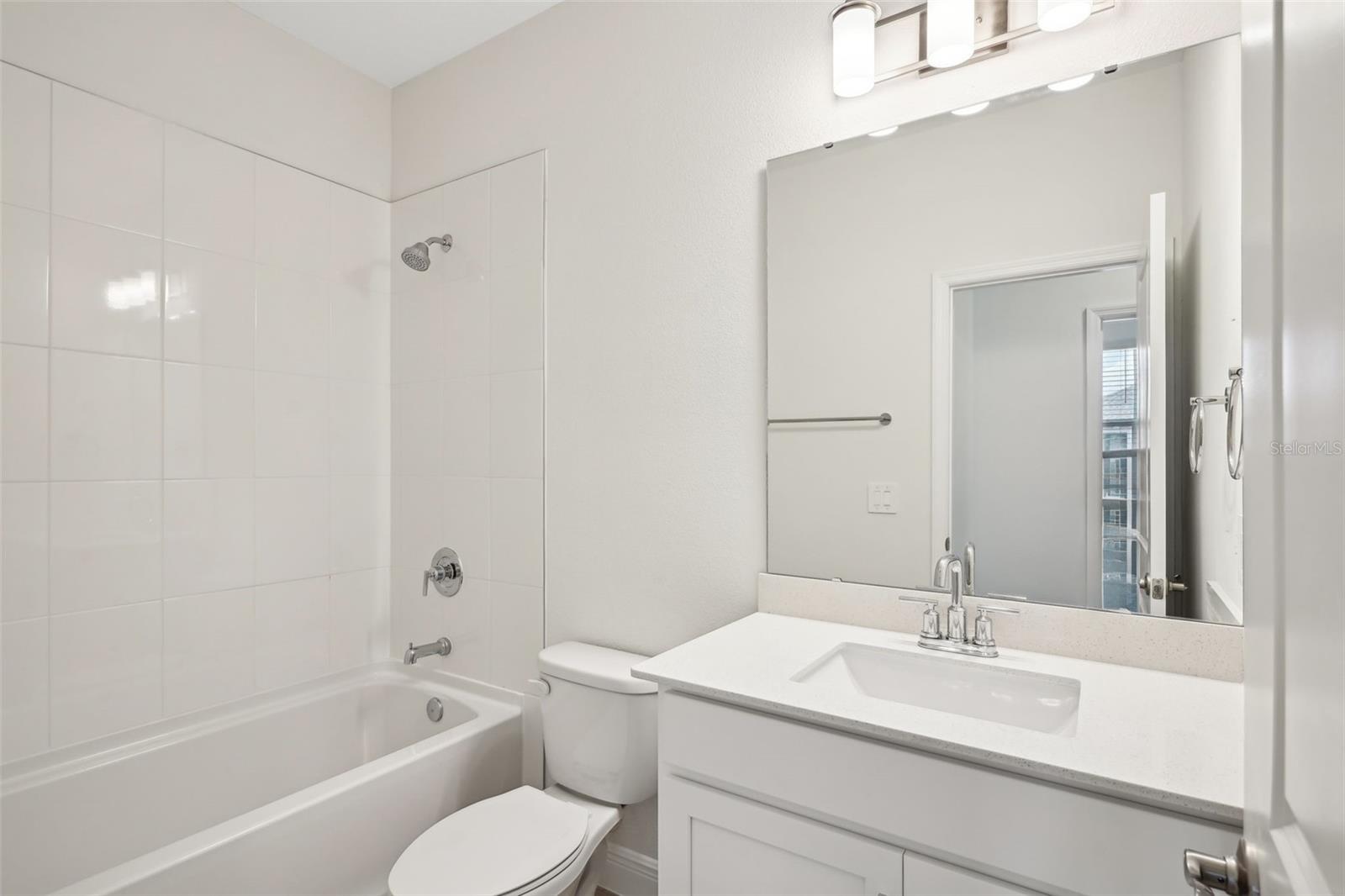 5099 RAILROAD VINE ALY