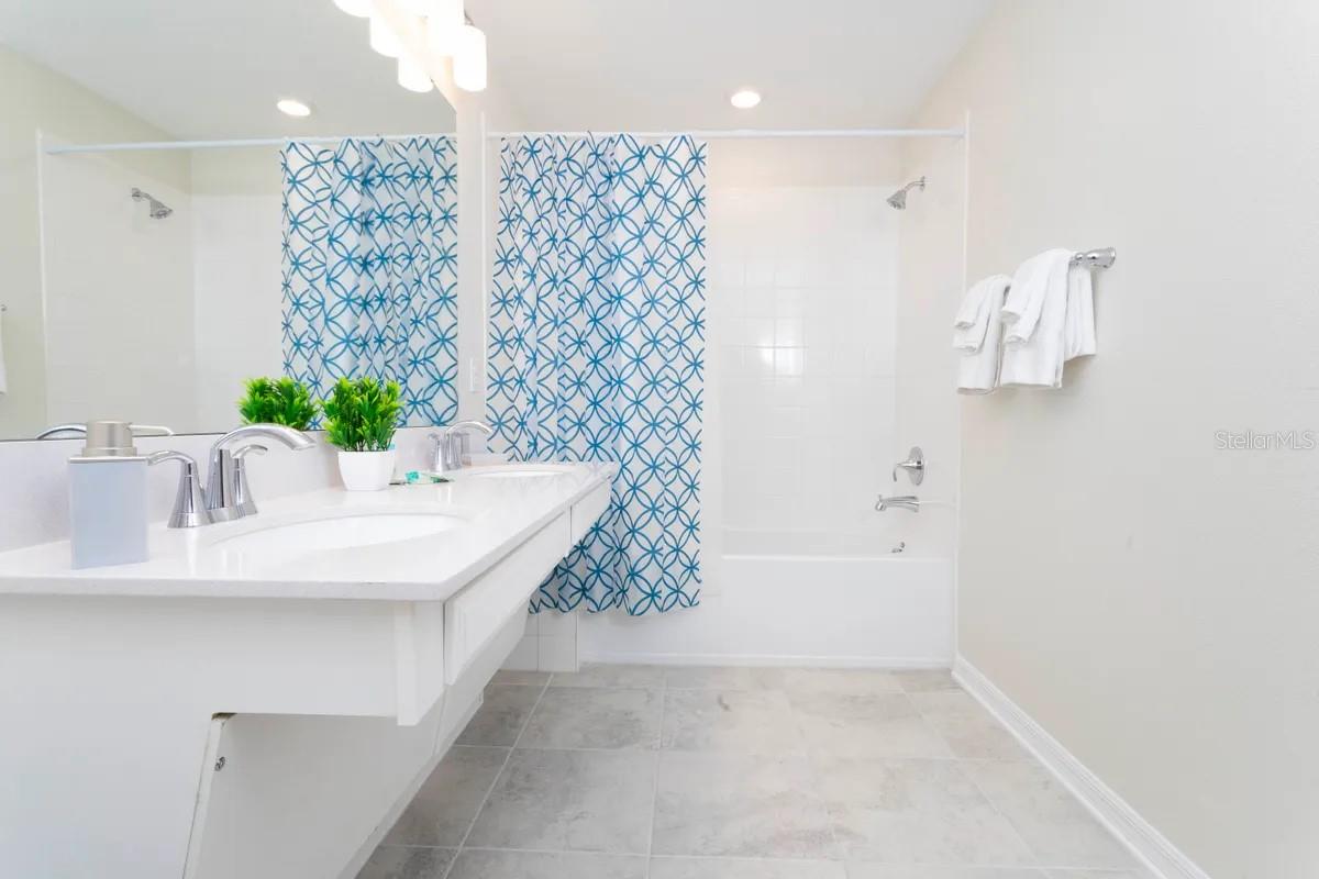 3161 PARADOX CIR #304