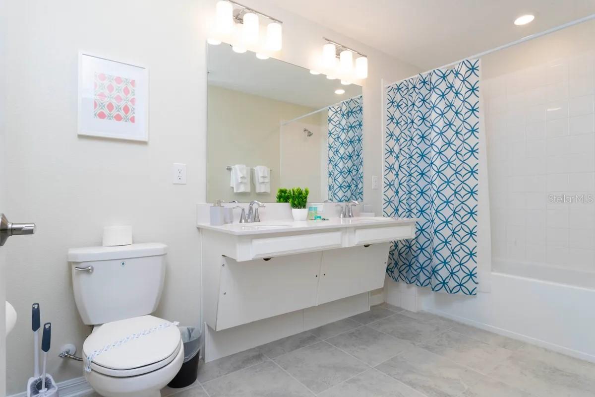 3161 PARADOX CIR #304