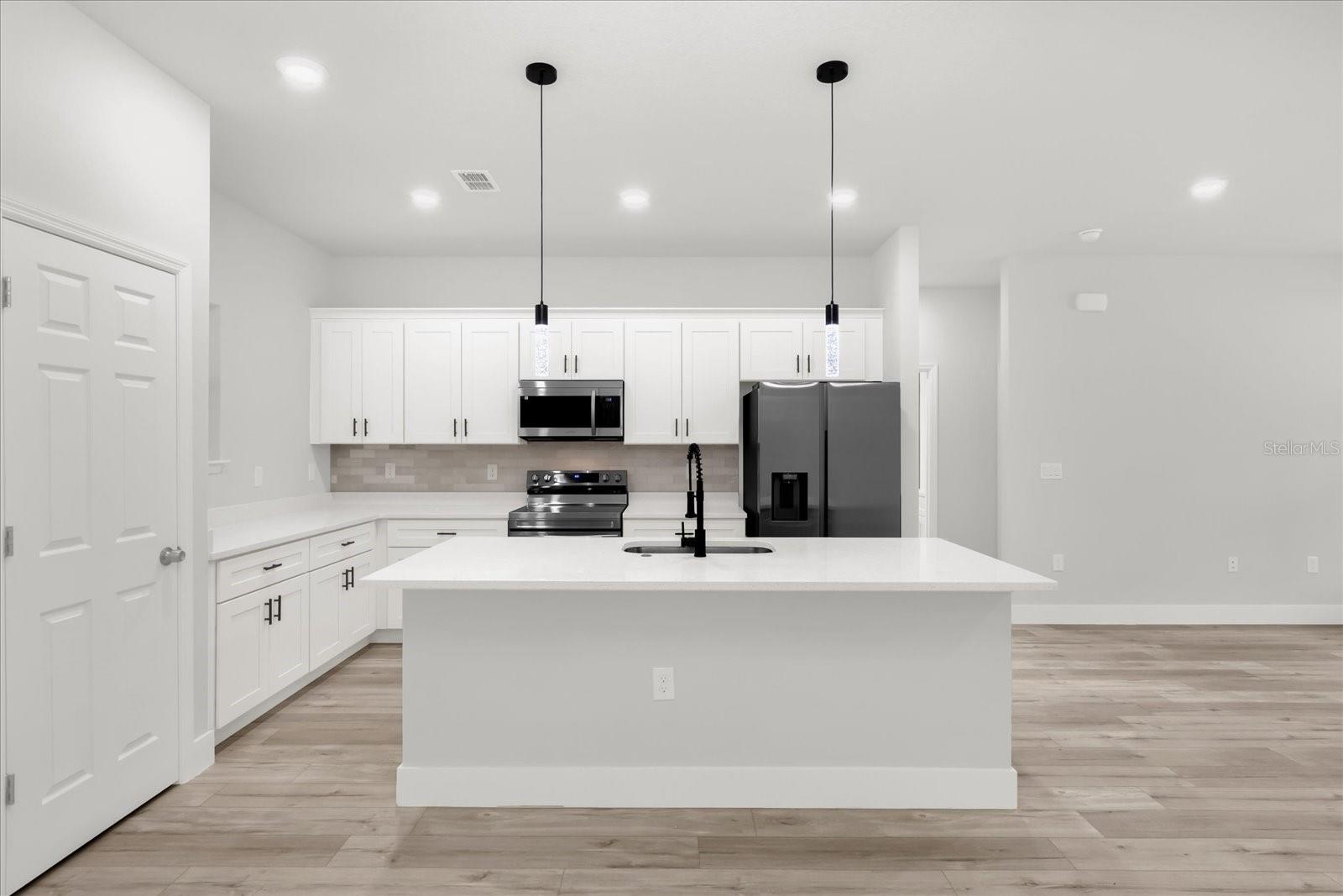 10188 N EMPRESS CIR