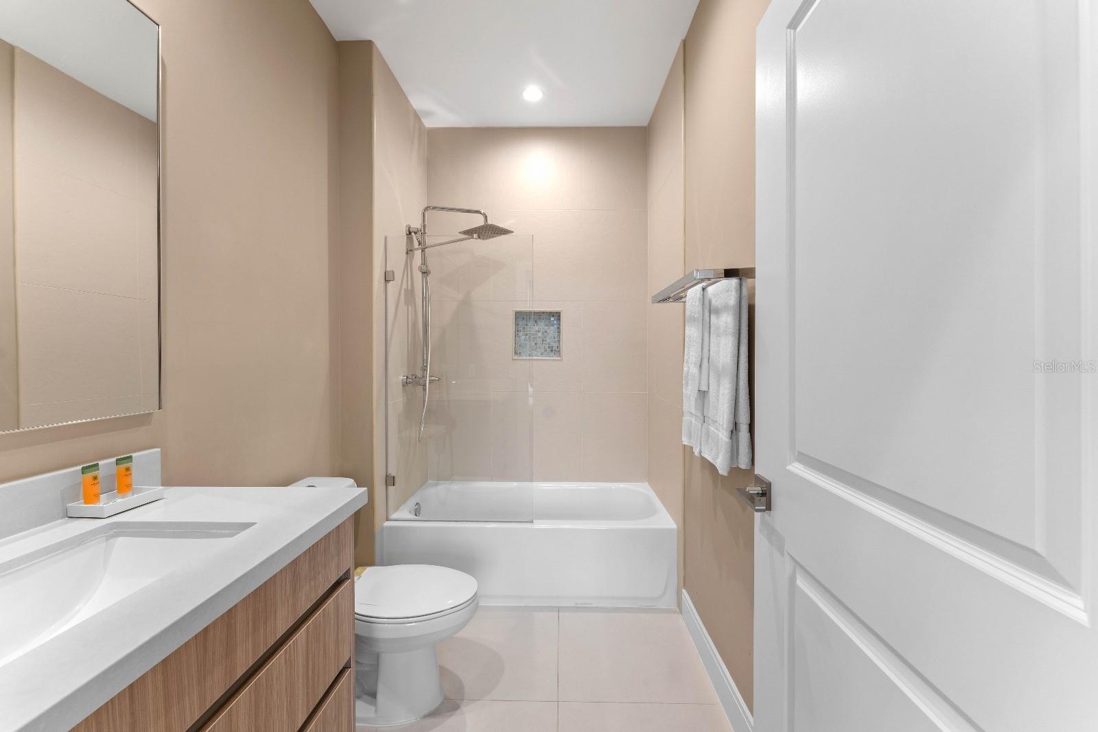 3045 ROCKEFELLER WAY