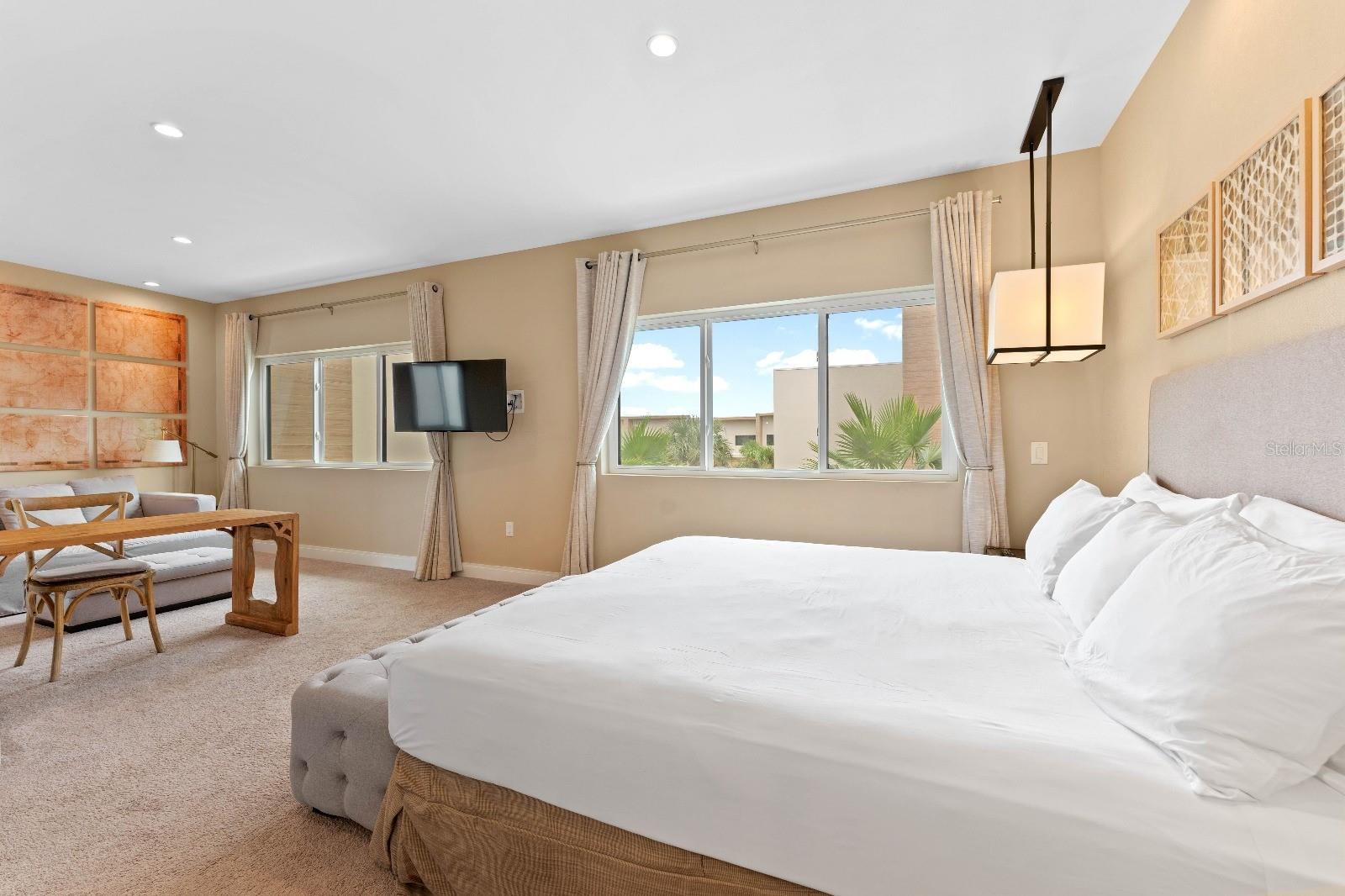 3045 ROCKEFELLER WAY