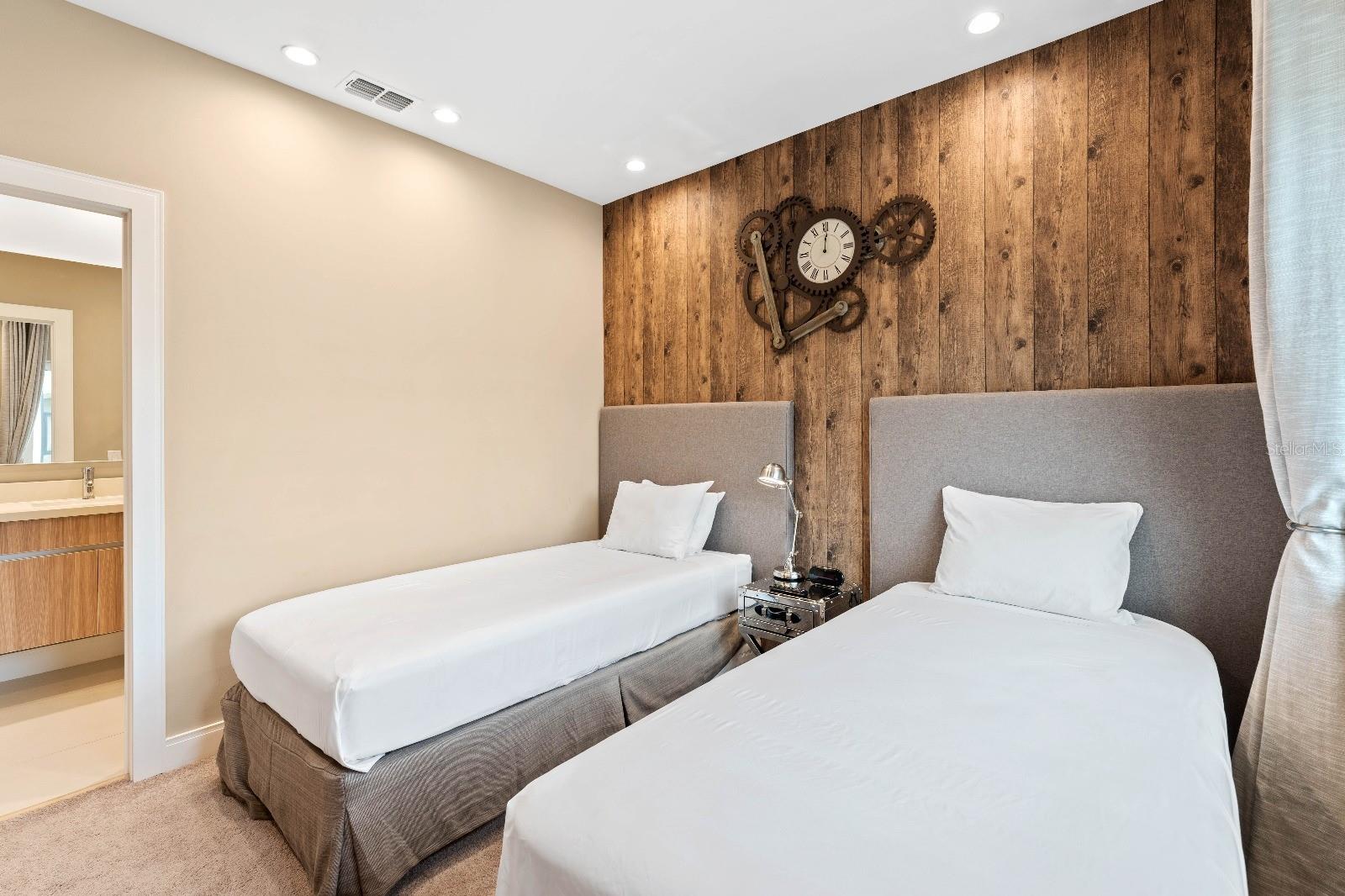 3045 ROCKEFELLER WAY