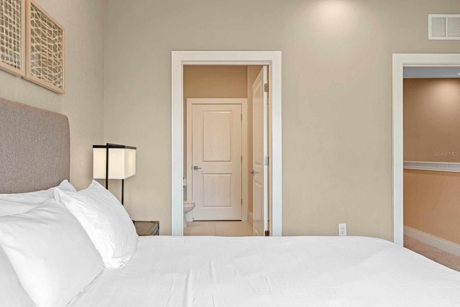 3045 ROCKEFELLER WAY