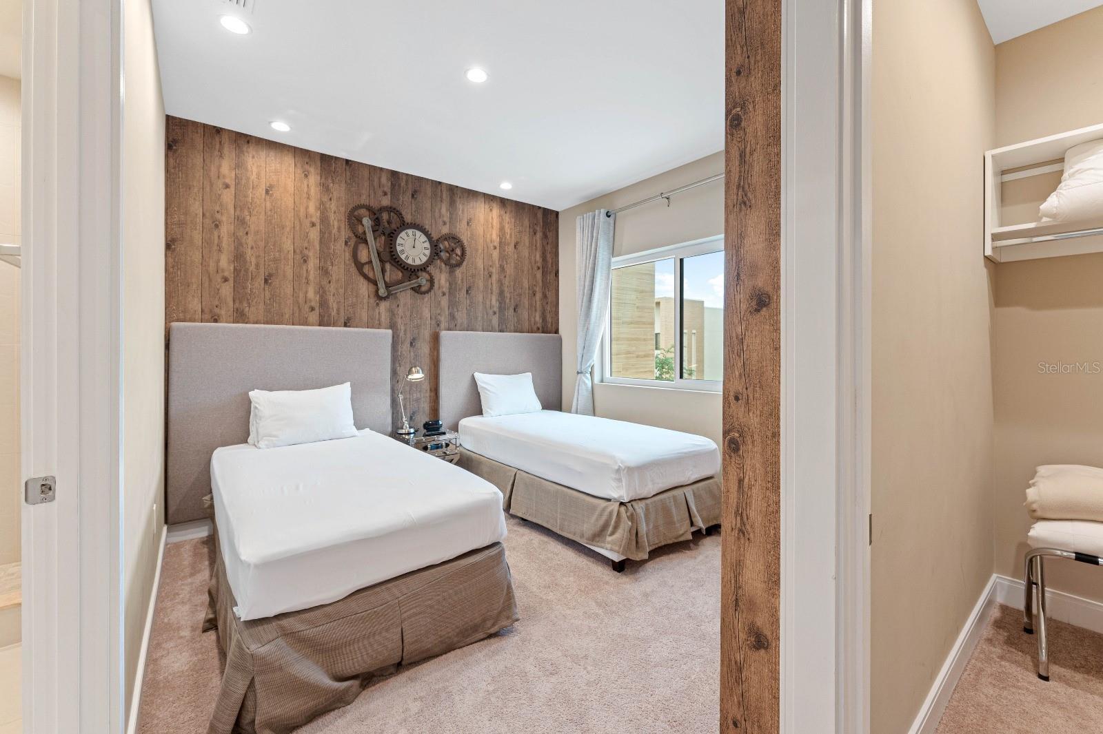 3045 ROCKEFELLER WAY